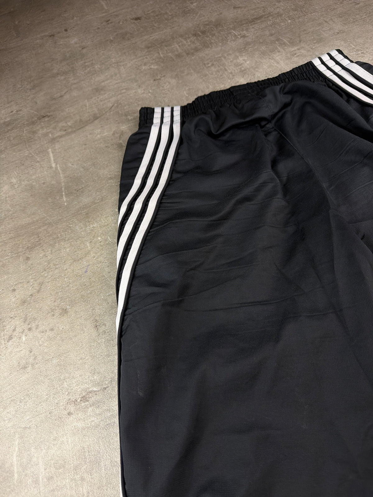 Adidas Y2K Three-Stripes Nylon Trackpants - Black / White – Ansicht 9