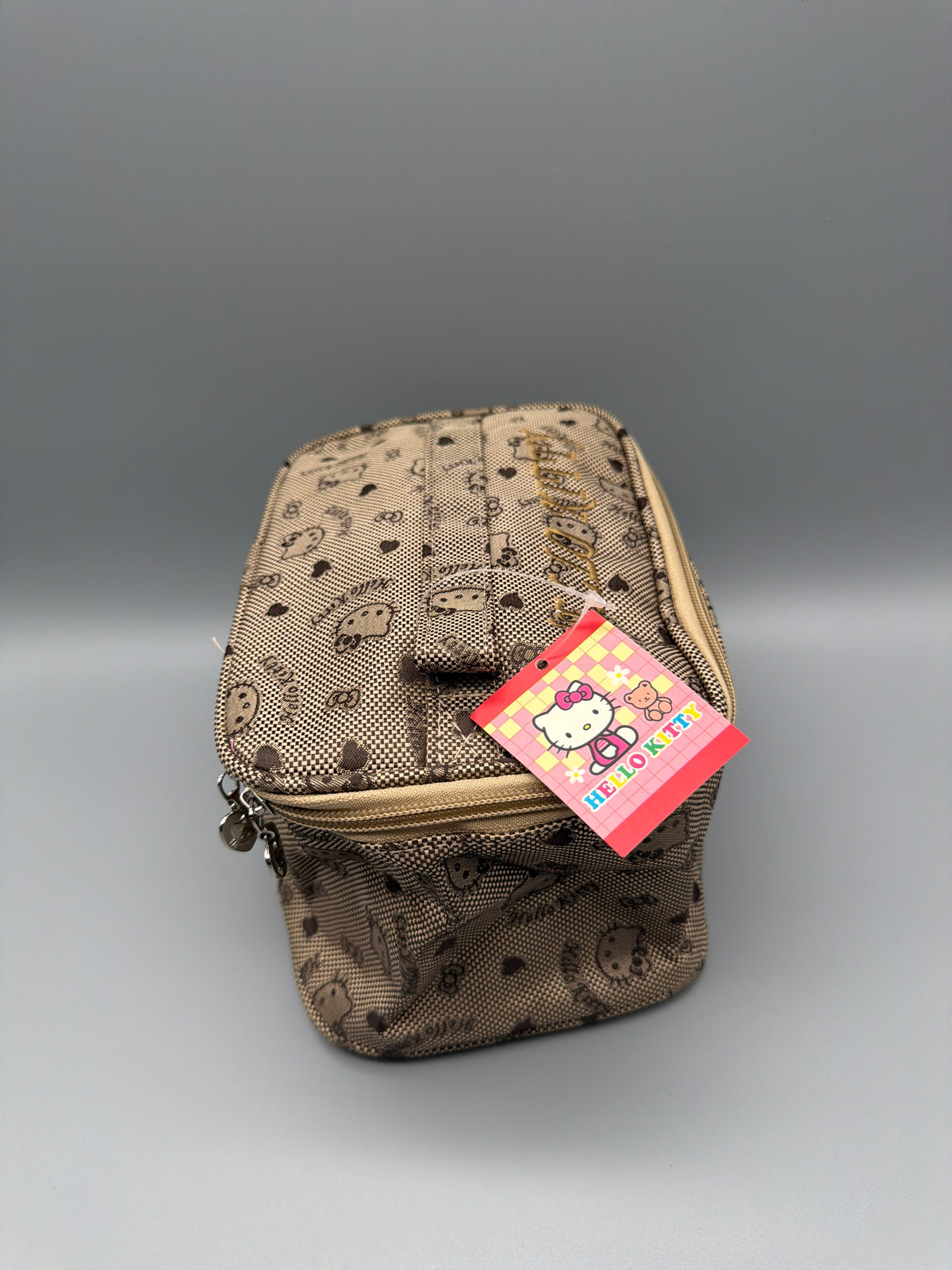 Hello Kitty Y2K Jacquard Vanity Beauty Case - Brown / Gold – Ansicht 6