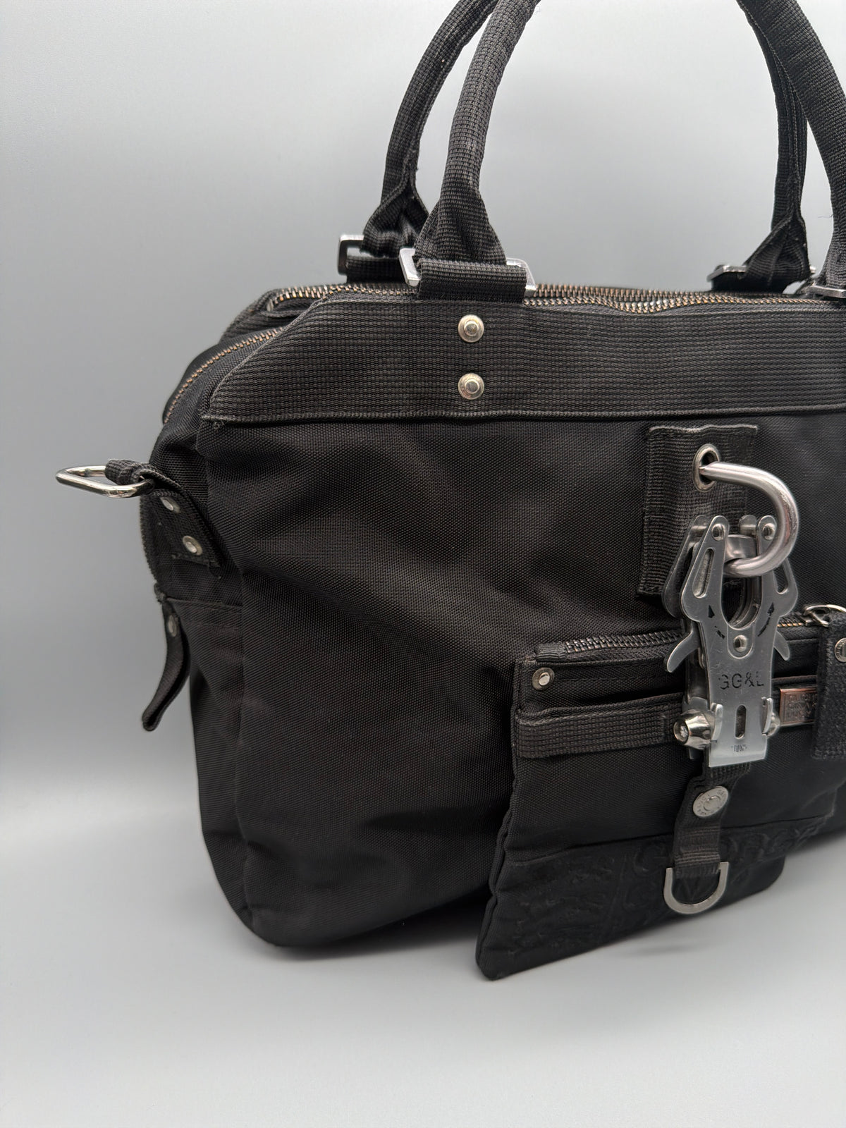George Gina & Lucy "Miss Perfect" Nylon Handbag - All Black Y2K – Ansicht 3