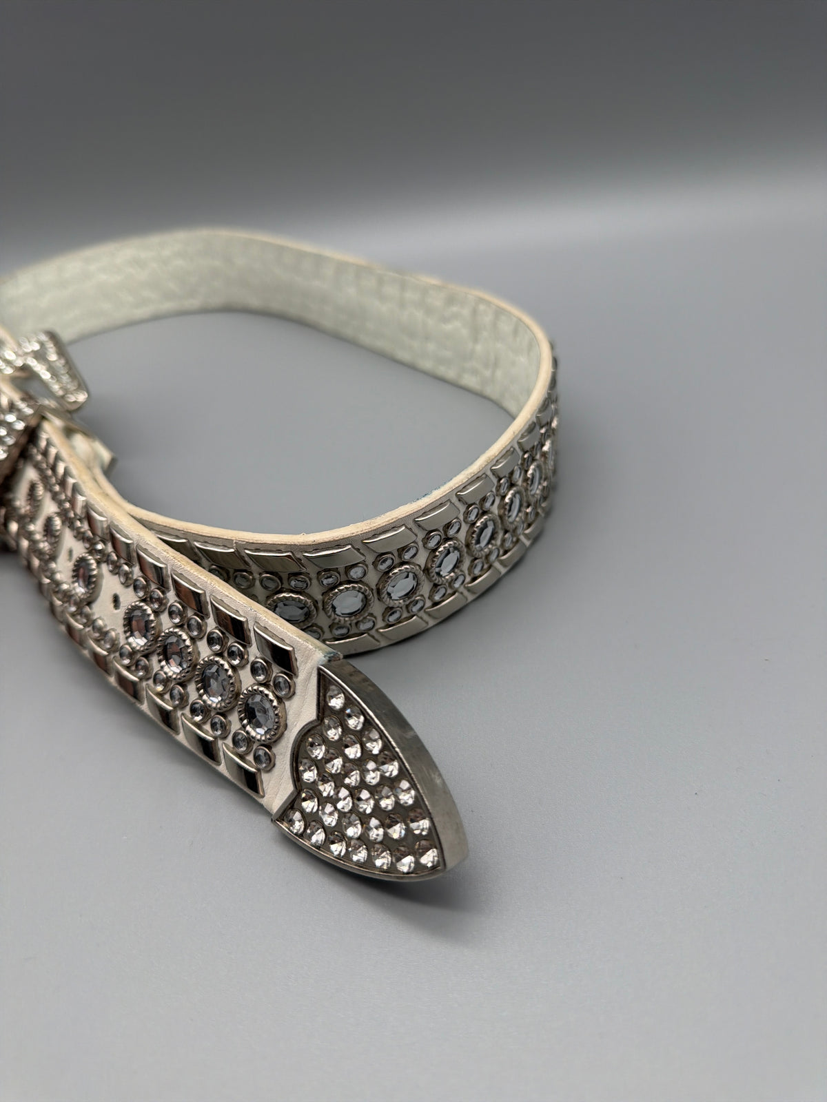 Vintage Y2K Rhinestone Western Croc Embossed Belt - White / Silver – Ansicht 5