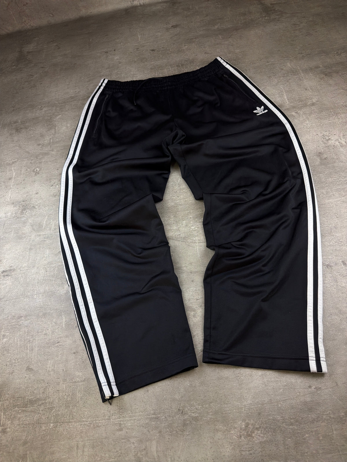 Adidas Originals Firebird Trackpants - Black / White Baggy Y2K Streetwear – Ansicht 2