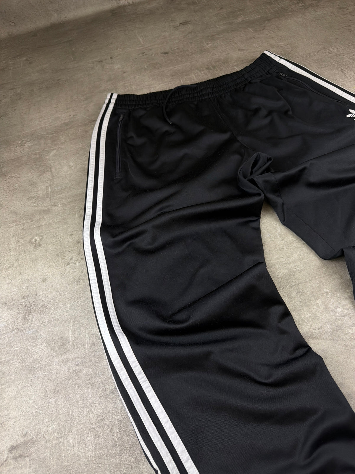 Adidas Originals Firebird Trackpants - Black / White Baggy Y2K Streetwear – Ansicht 3