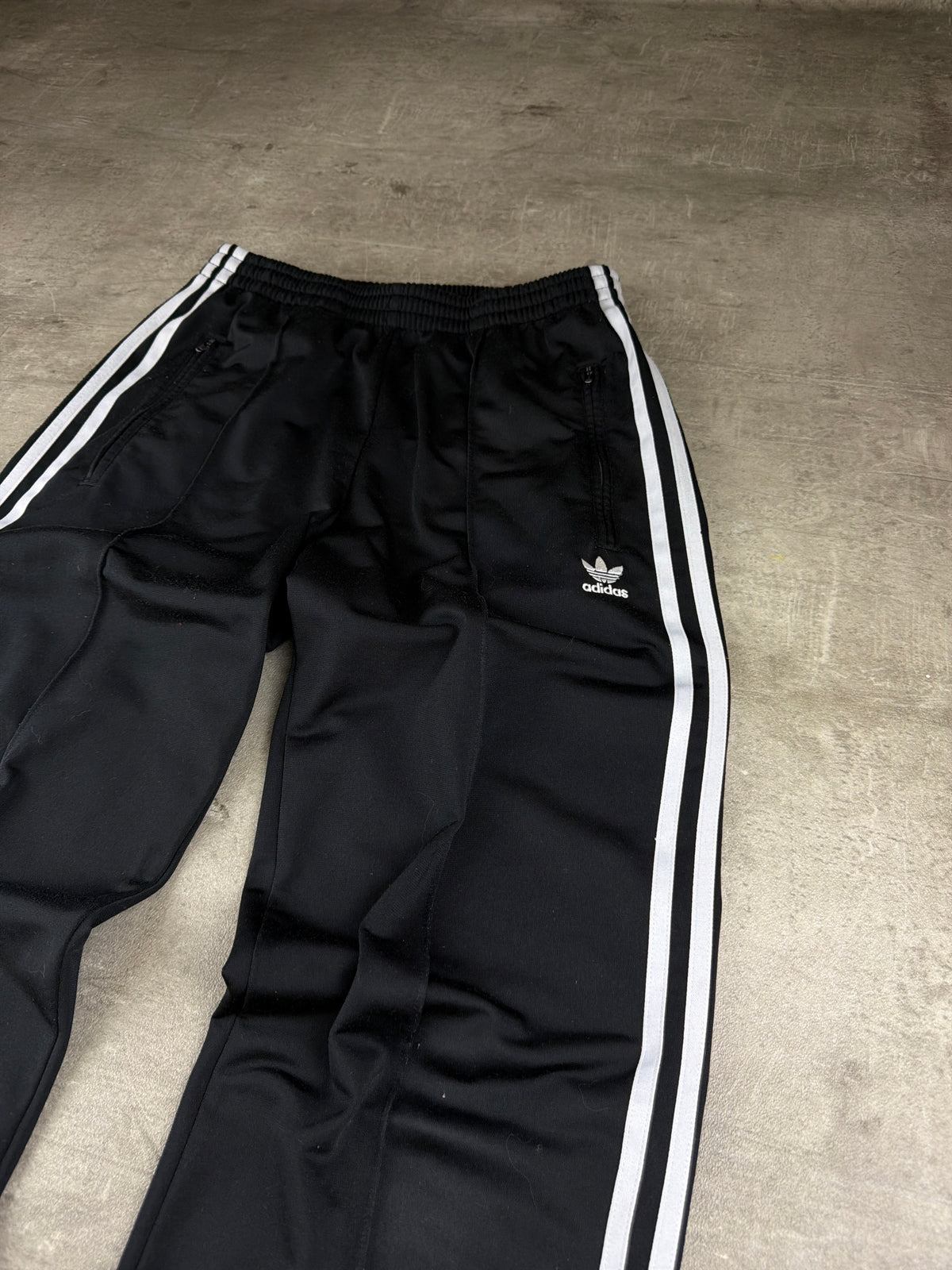 Adidas Originals Three Stripes Flared Trackpants - Black / White Y2K – Ansicht 4