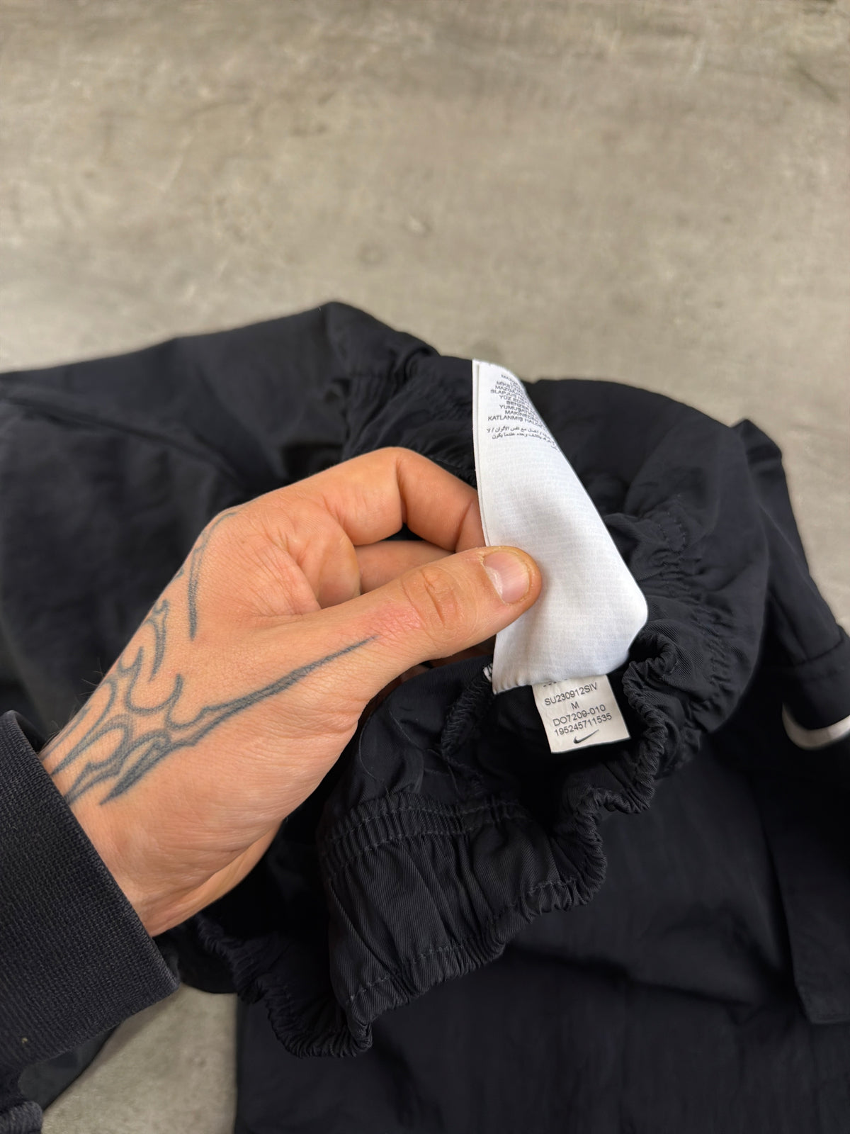 Nike Baggy Nylon Cargo Pants - Black Gorpcore – Ansicht 6