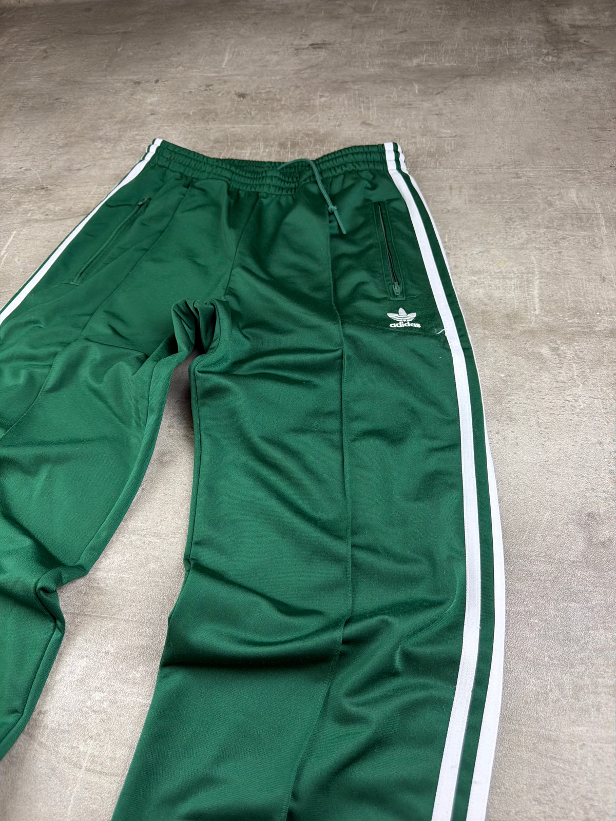 Adidas Originals Three Stripes Trackpants - Forest Green / White Y2K Vibe – Ansicht 4