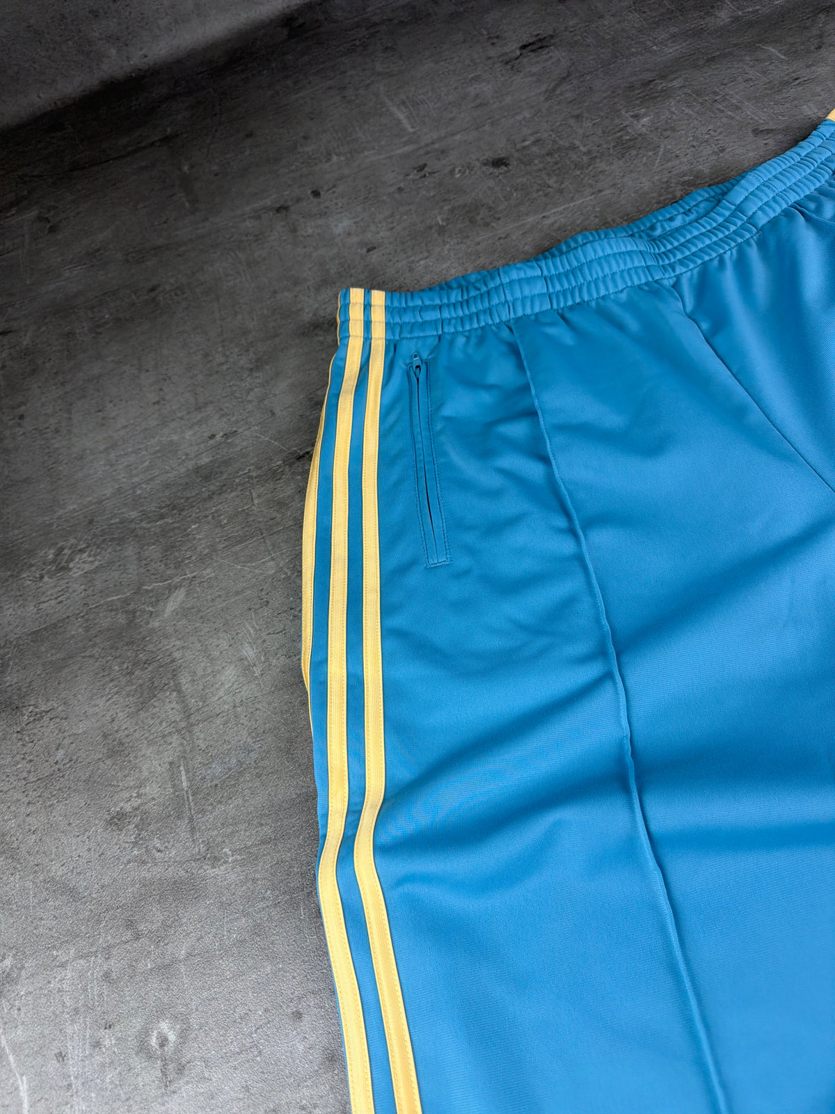 Adidas Trefoil Baggy Trackpants - Baby Blue / Yellow – Ansicht 6