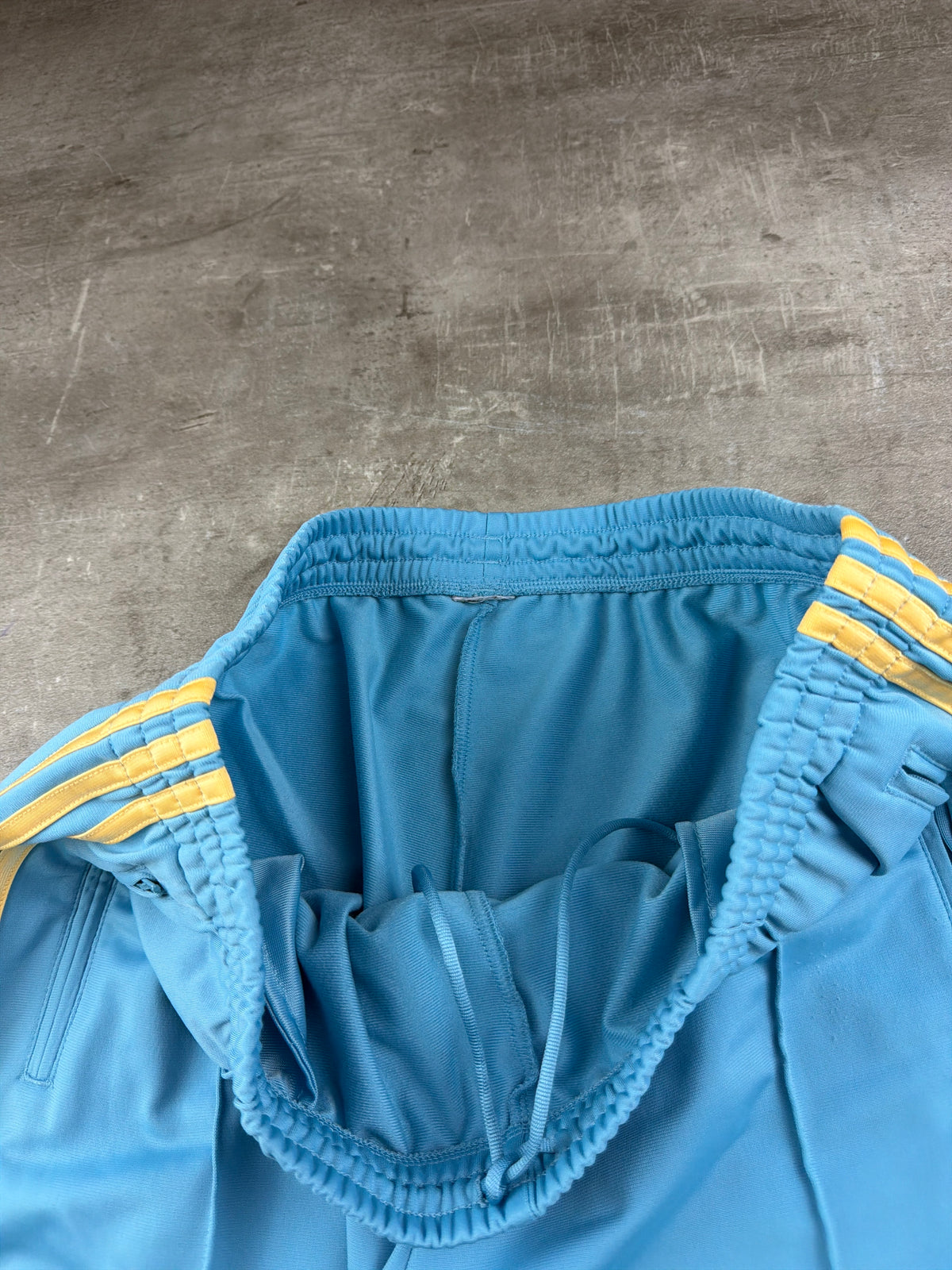 Adidas Trefoil Baggy Trackpants - Baby Blue / Yellow – Ansicht 8