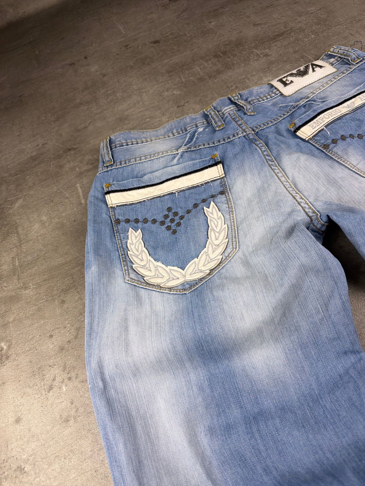 Armani Jeans Archive Embroidered Eagle Baggy Denim - Light Blue Washed – Ansicht 8