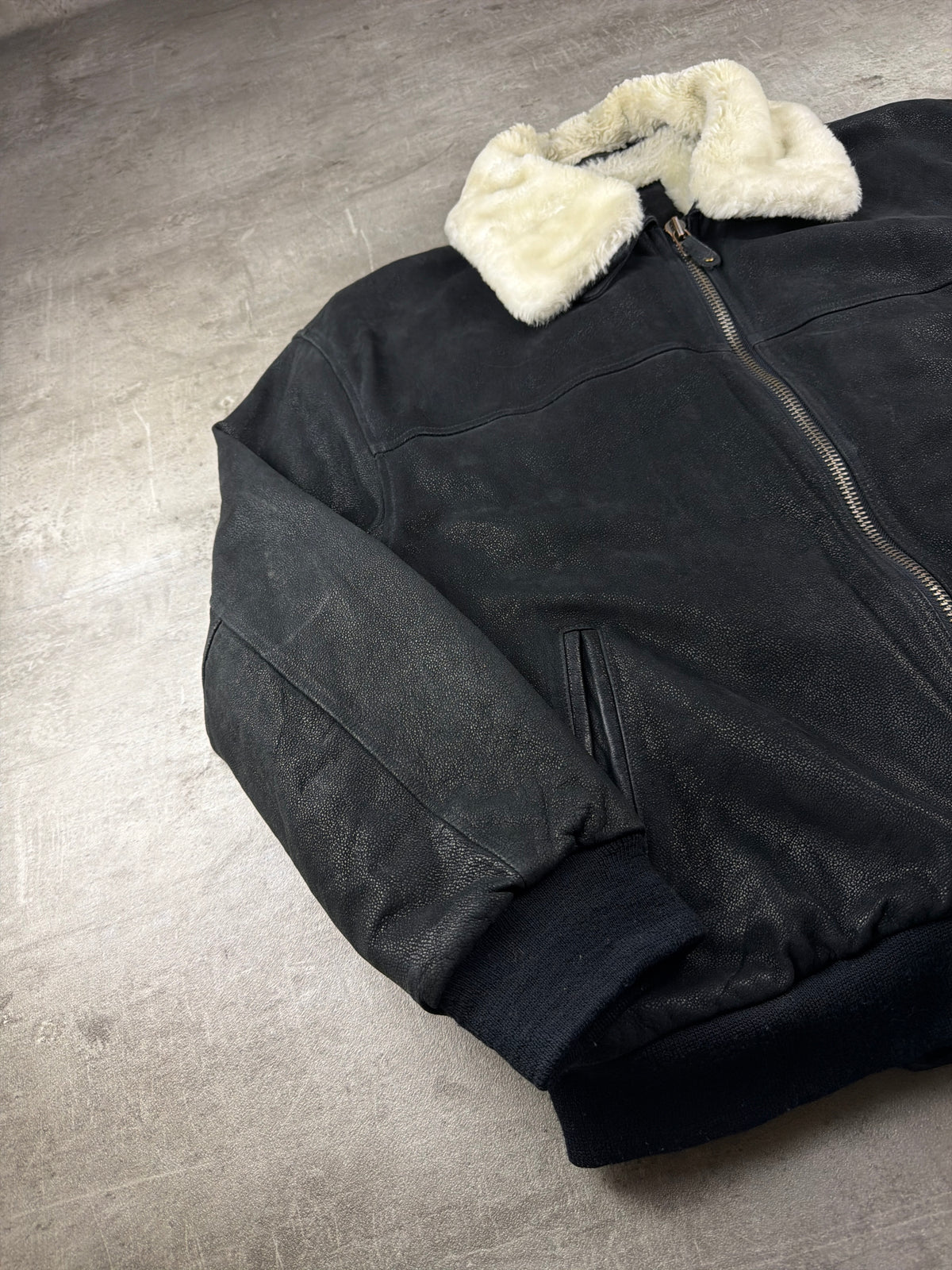 Vintage Leather Shearling Collar Bomber Jacket - Black / Cream Oversized – Ansicht 3