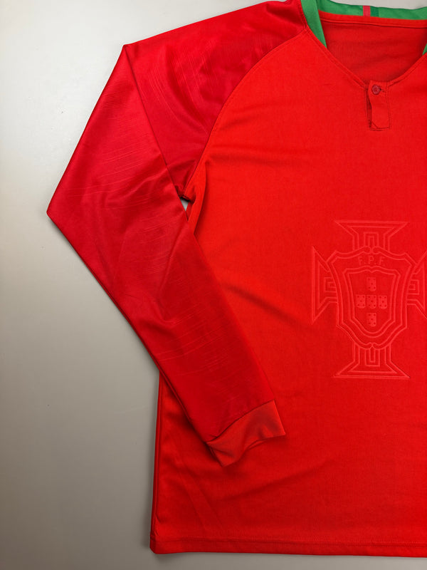 Portugal FPF Embossed Crest Henley Longsleeve Trikot - Y2K Bloke-Core Red