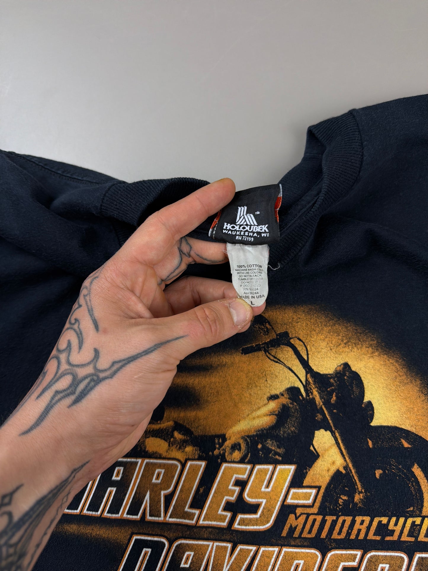 Harley-Davidson 2004 "Black Hills" Graphic Tee - Vintage Racing Sleaze