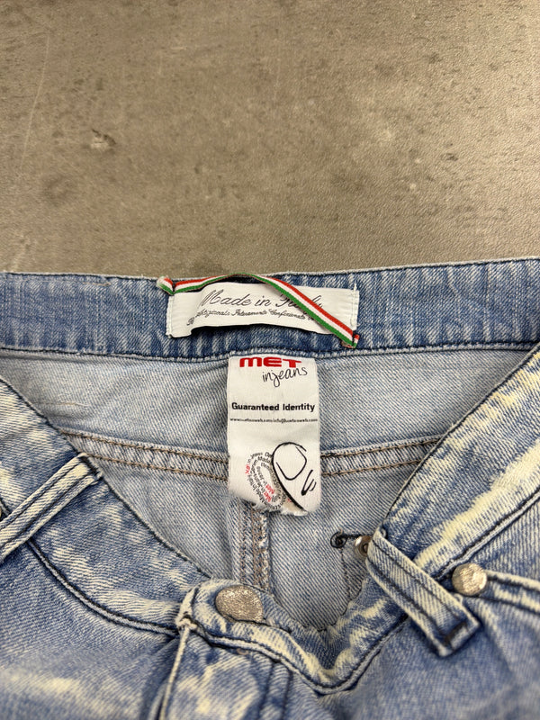 Vintage MET In Jeans Distressed USA Flag Denim Mini Skirt – Light Wash / Multicolor