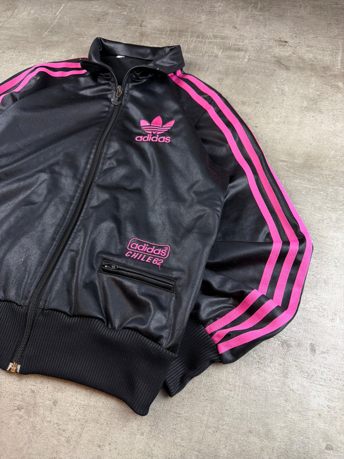Adidas Chile 62 Trackjacket - Shiny Black / Hot Pink
