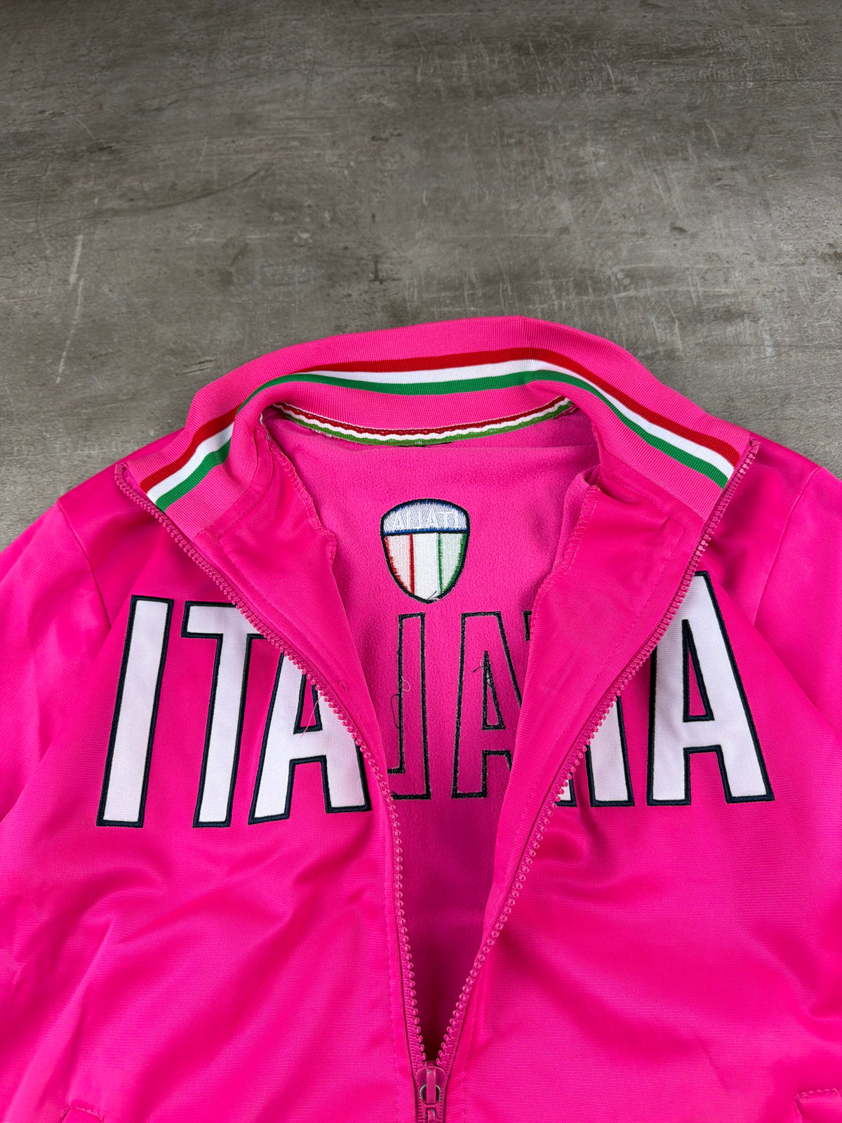 Aliati Y2K "Italia" Embroidered Trackjacket - Hot Pink / Green / Red – Ansicht 11