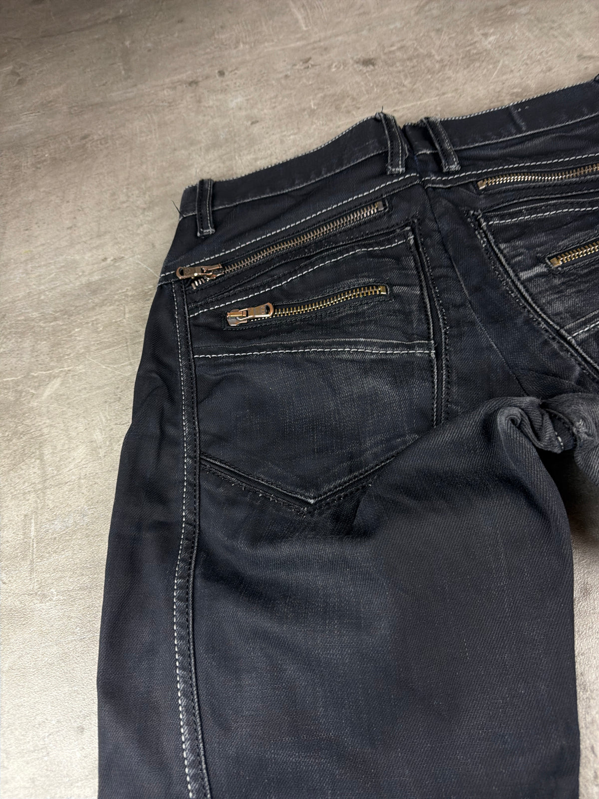 Cipo & Baxx Y2K Baggy Zip Pocket Denim - Washed Black – Ansicht 10