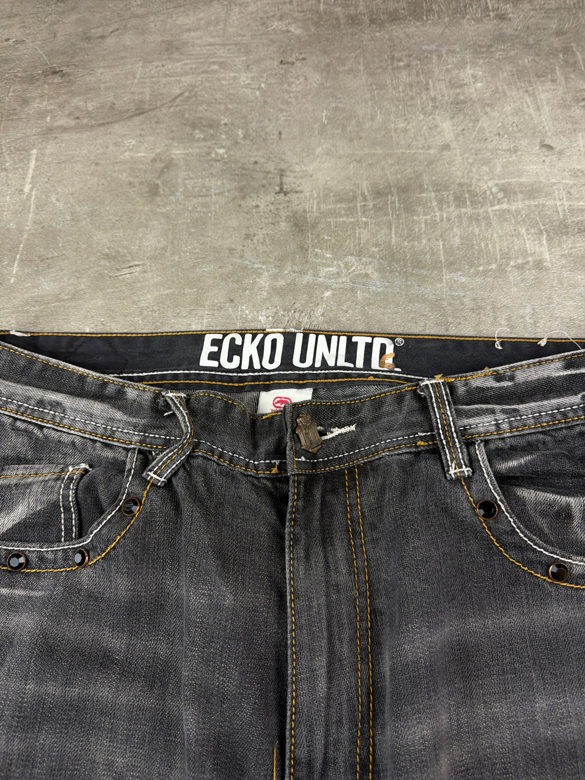 Ecko Unltd. Y2K Baggy Embroidered Rhinestone Denim - Washed Black / Grey – Ansicht 11