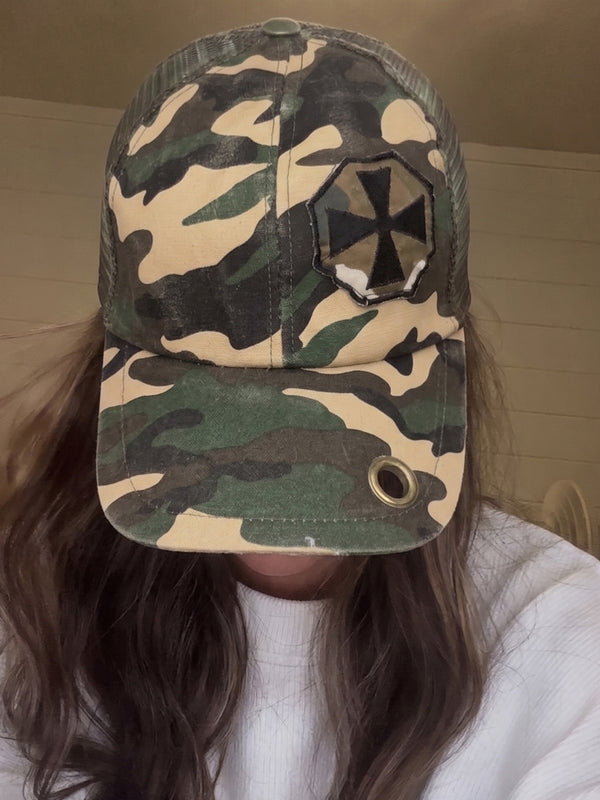 Vintage Star Patch Camouflage Trucker Cap - Camo / Gorpcore