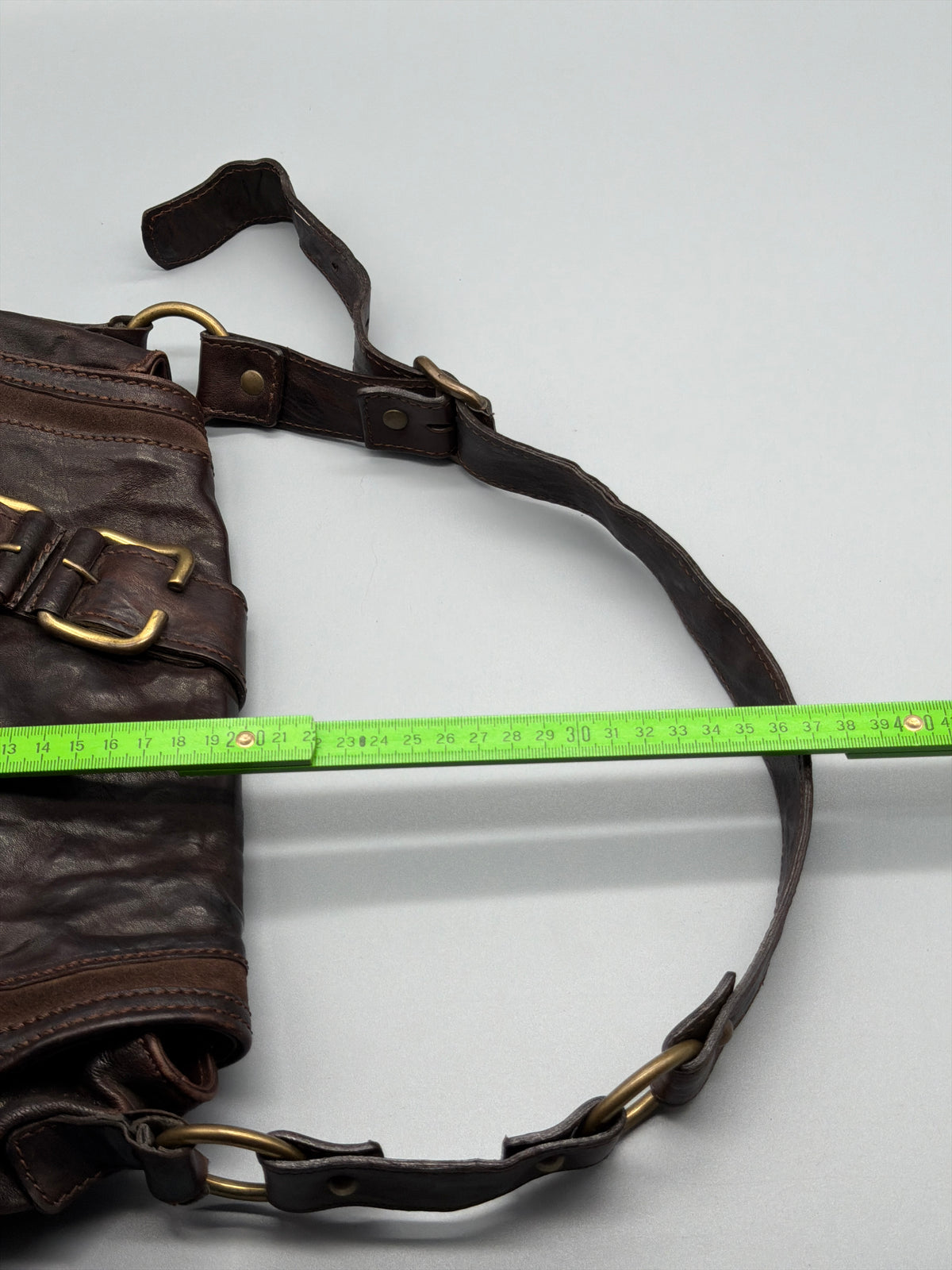 Janet & Janet Vintage Washed Leather Saddle Shoulder Bag - Dark Brown – Ansicht 11