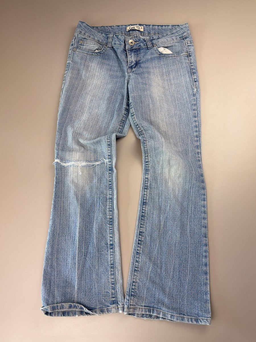 l.e.i. Heritage "Golden Stud" Low Waist Flare - Light Wash - Past Pieces