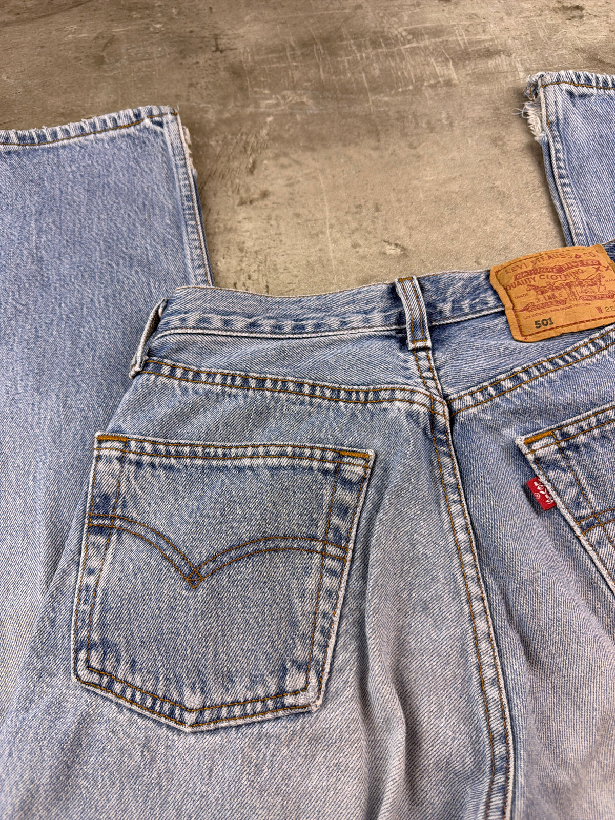 Levi's "501" Vintage Distressed Denim - Light Blue 90s - Past Pieces