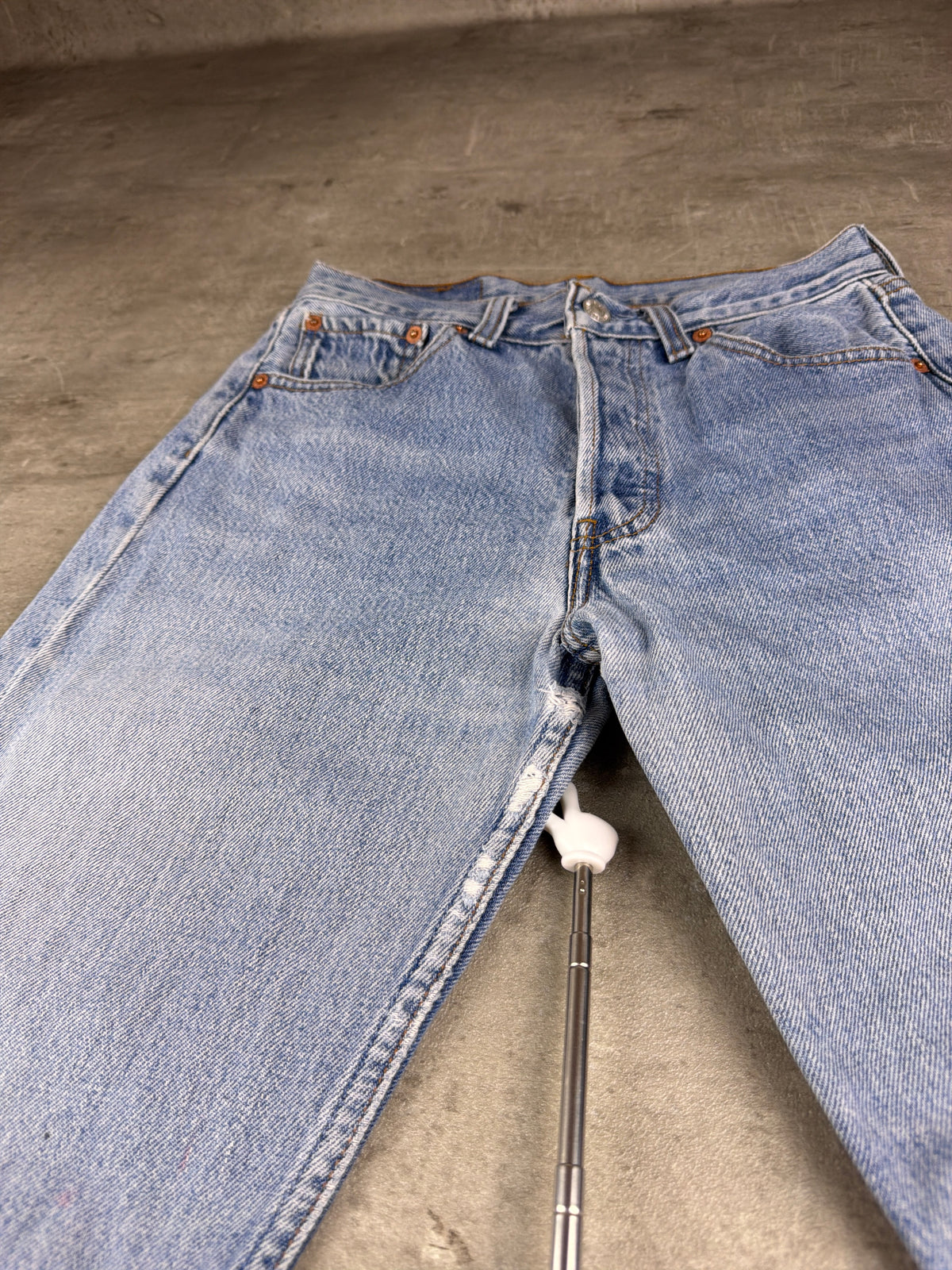 Levi's "501" Vintage Distressed Denim - Light Blue 90s – Ansicht 10