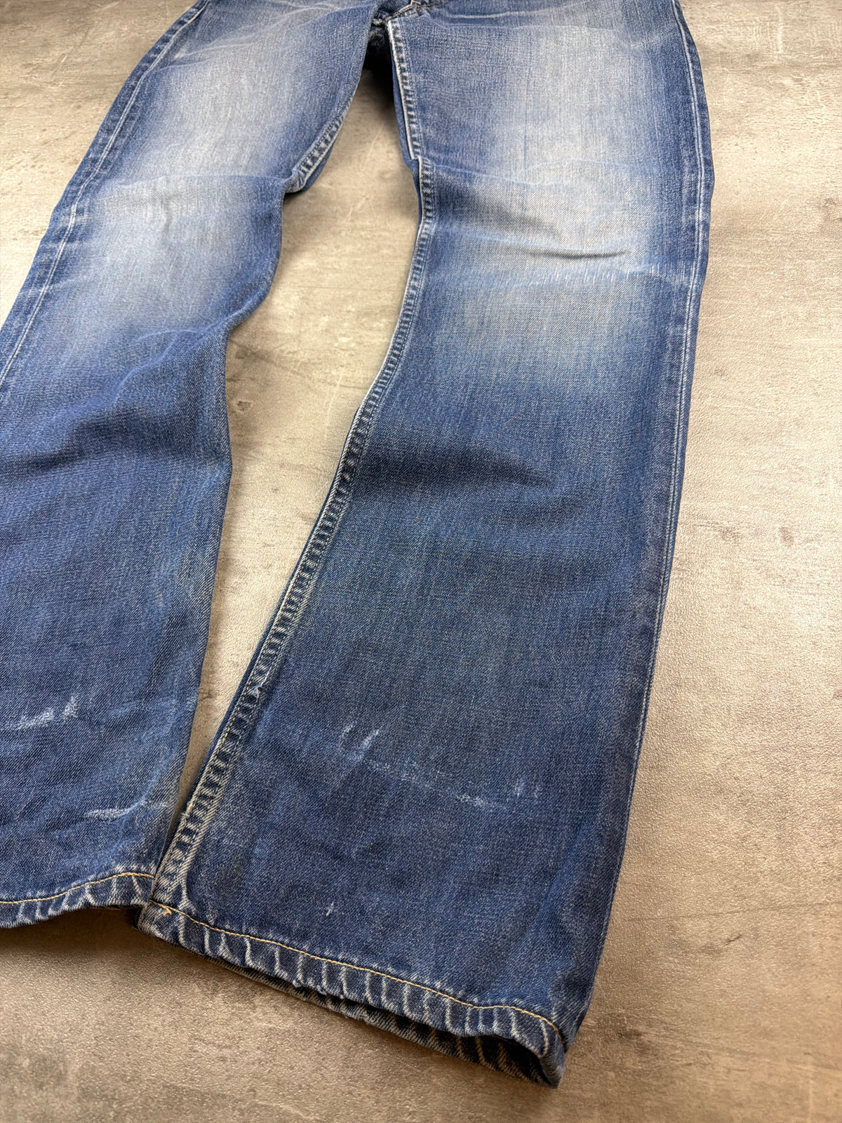 Levi's "507" Y2K Bootcut Flared Denim - Washed Blue – Ansicht 4