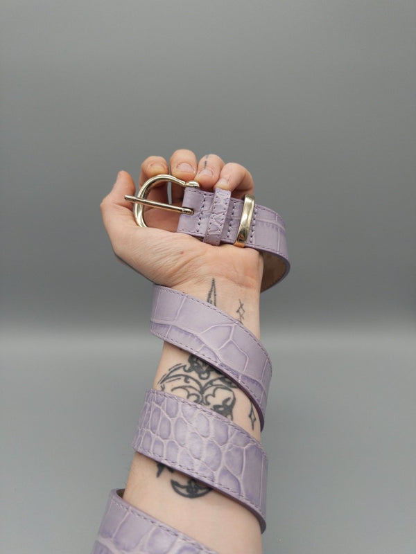 & Other Stories Italian Croco Embossed Slim Belt - Lilac Coquette