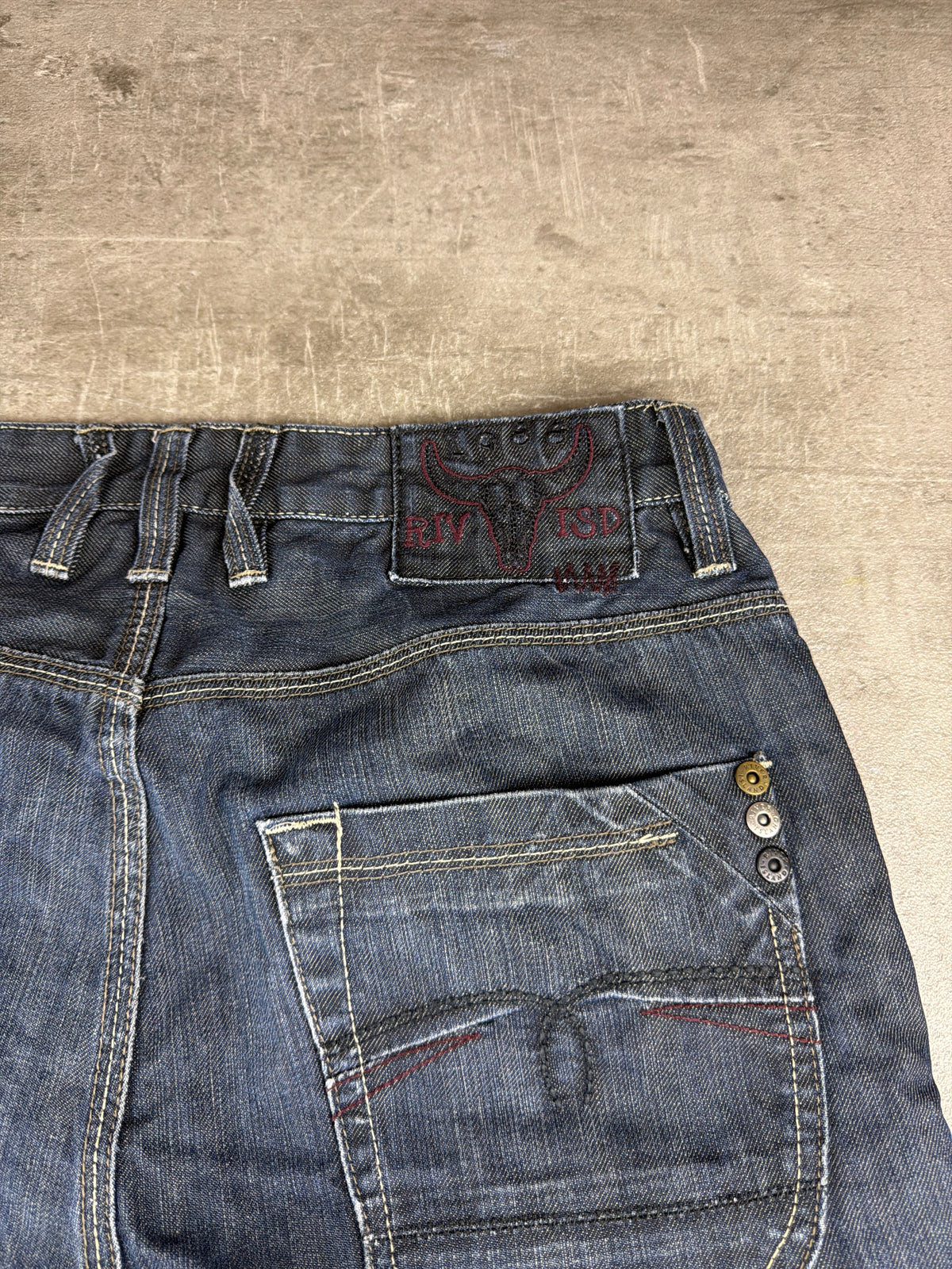 River Island Y2K Baggy Embroidered Denim Jeans - Washed Blue / Indigo – Ansicht 8