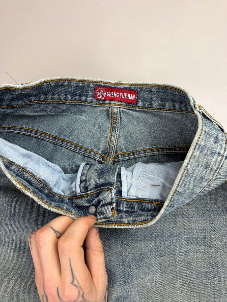 Sheng Yue Han "Oni Mask" Graphic Jeans - Baggy Light Wash - Past Pieces