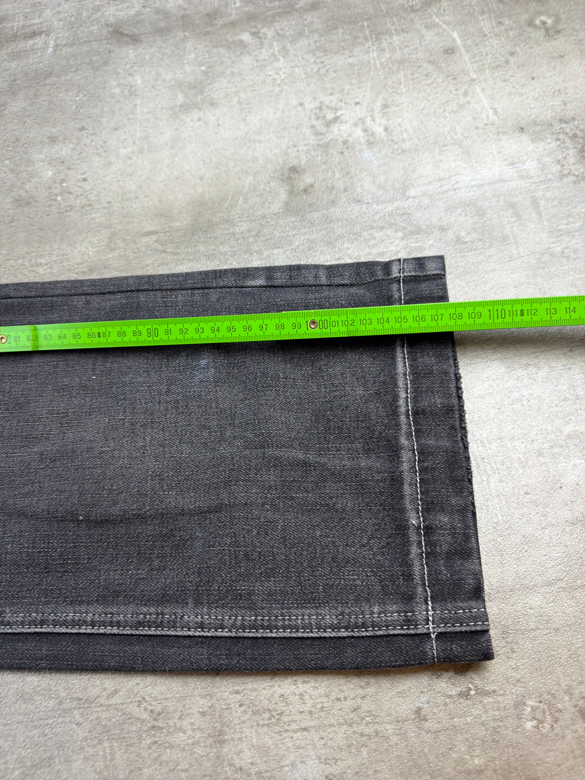 Strides "Strides" Y2K Baggy Embroidered Denim Jeans - Washed Black – Ansicht 11