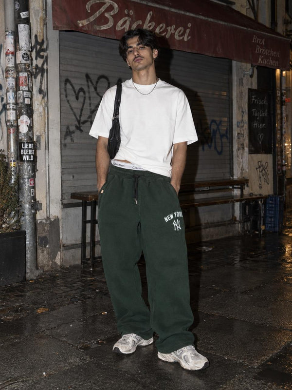 Nike x New York Yankees Embroidered Baggy Sweatpants - Forest Green