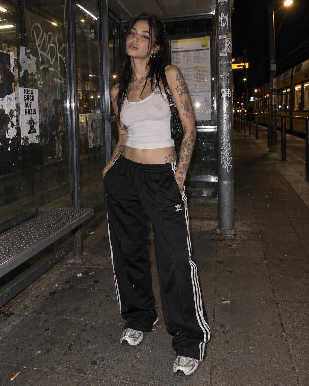 Adidas Originals Three Stripes Flared Trackpants - Black / White Y2K – getragen