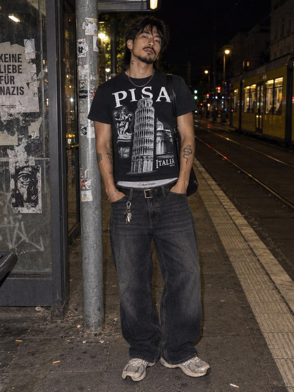 Vintage Pisa Italia Souvenir Graphic Tee - Black / Washed Out