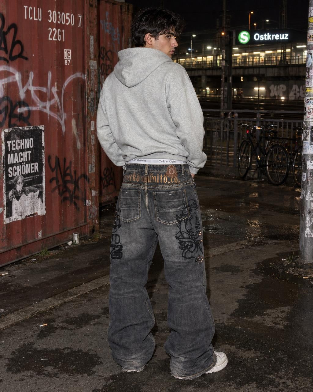 Ecko Unltd. Y2K Baggy Embroidered Rhinestone Denim - Washed Black / Grey – getragen