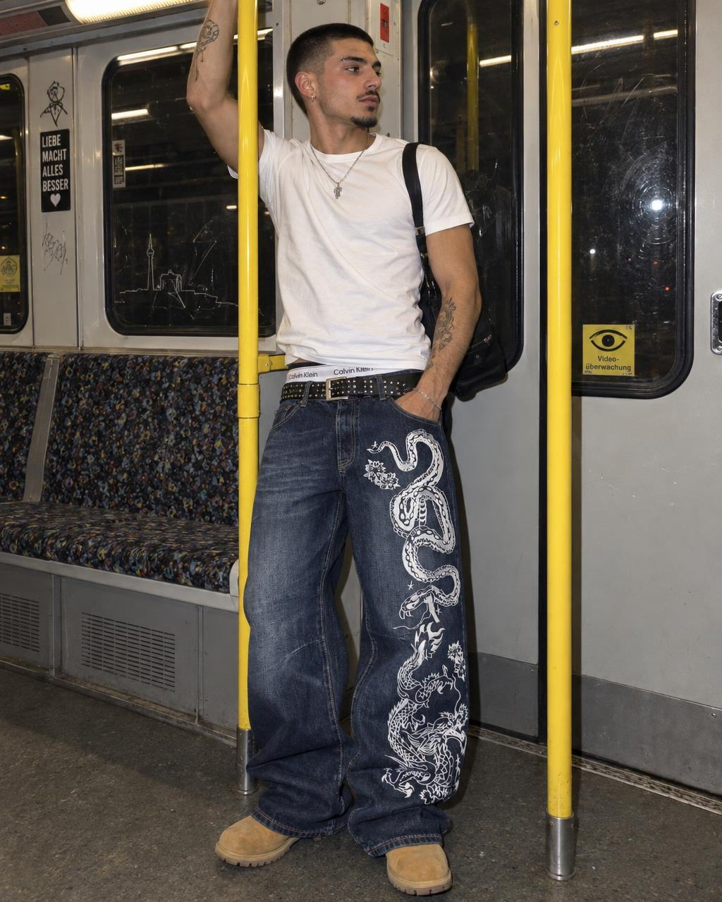 Ed Hardy by Christian Audigier Y2K Baggy Dragon & Snake Embroidered Denim - Washed Blue – getragen