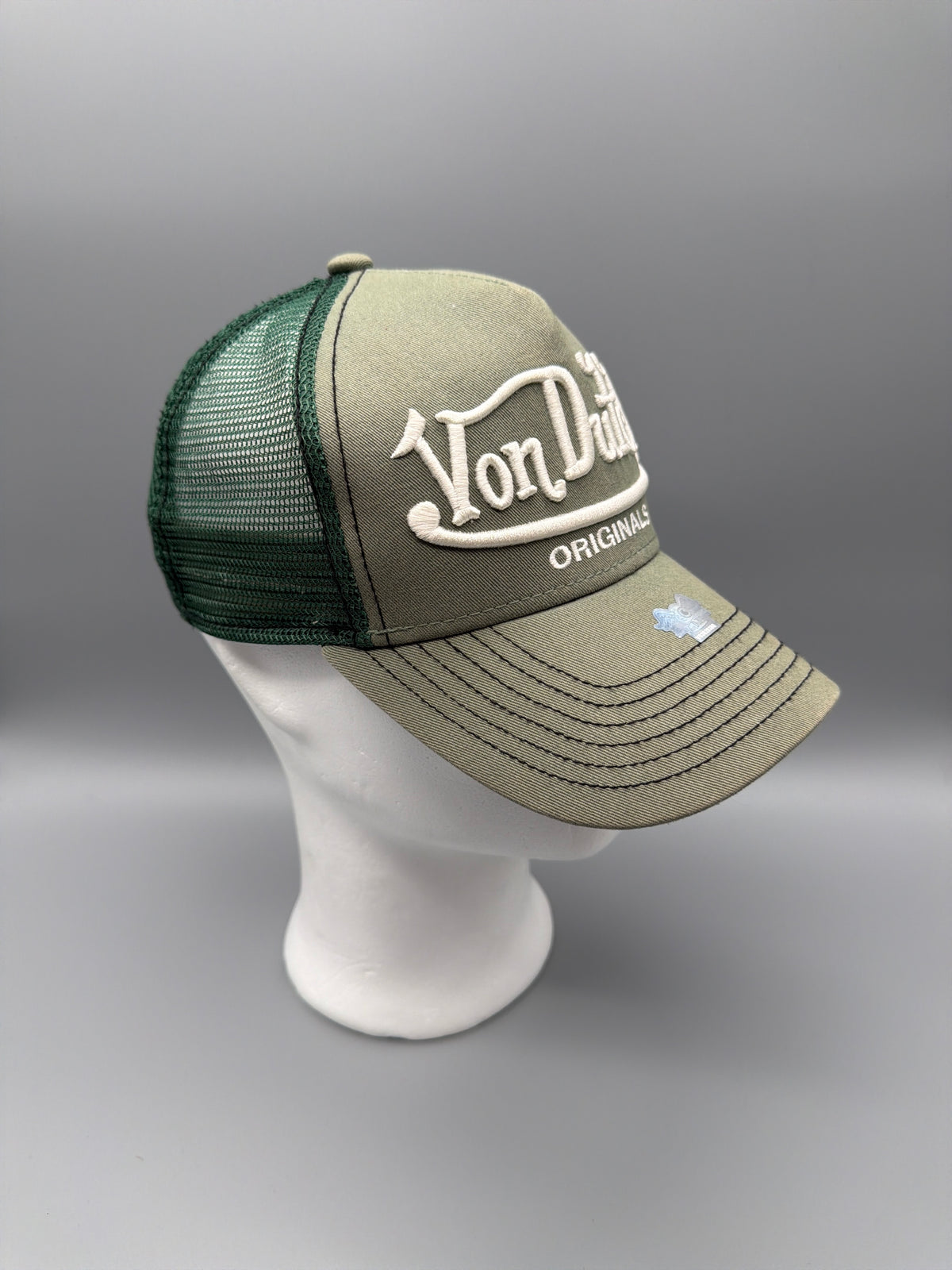 Von Dutch Originals Y2K Embroidered Trucker Cap - Khaki / Green – Ansicht 4